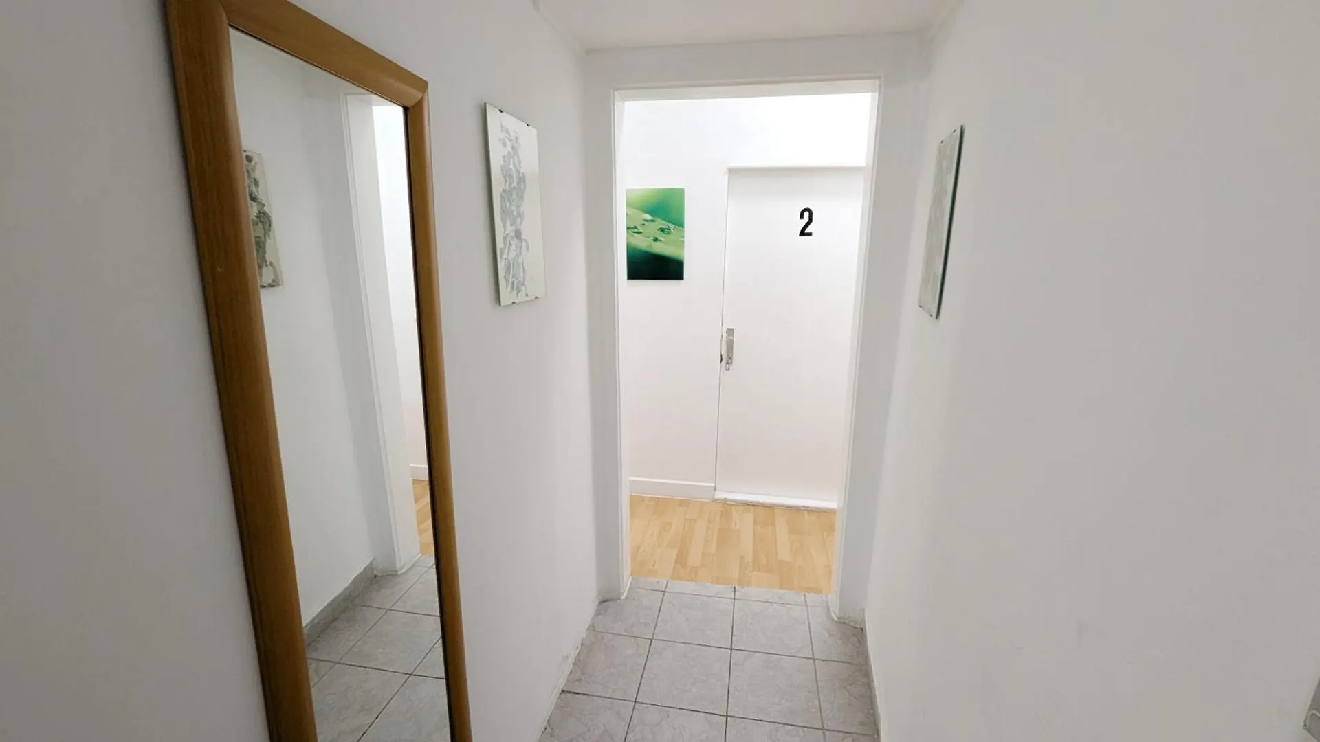Comfortable Rooms In Lugner City Area Vienna Homestay