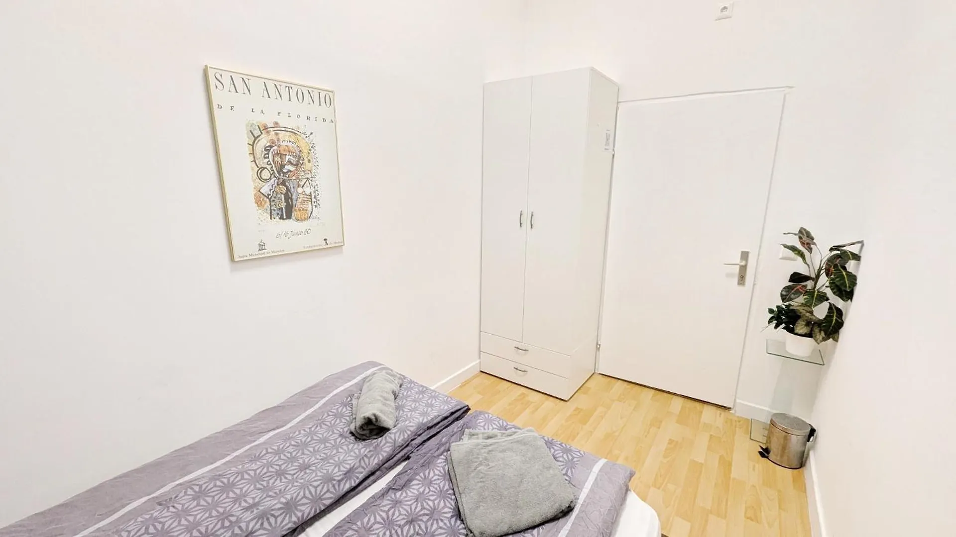 Comfortable Rooms In Lugner City Area Vienna Homestay