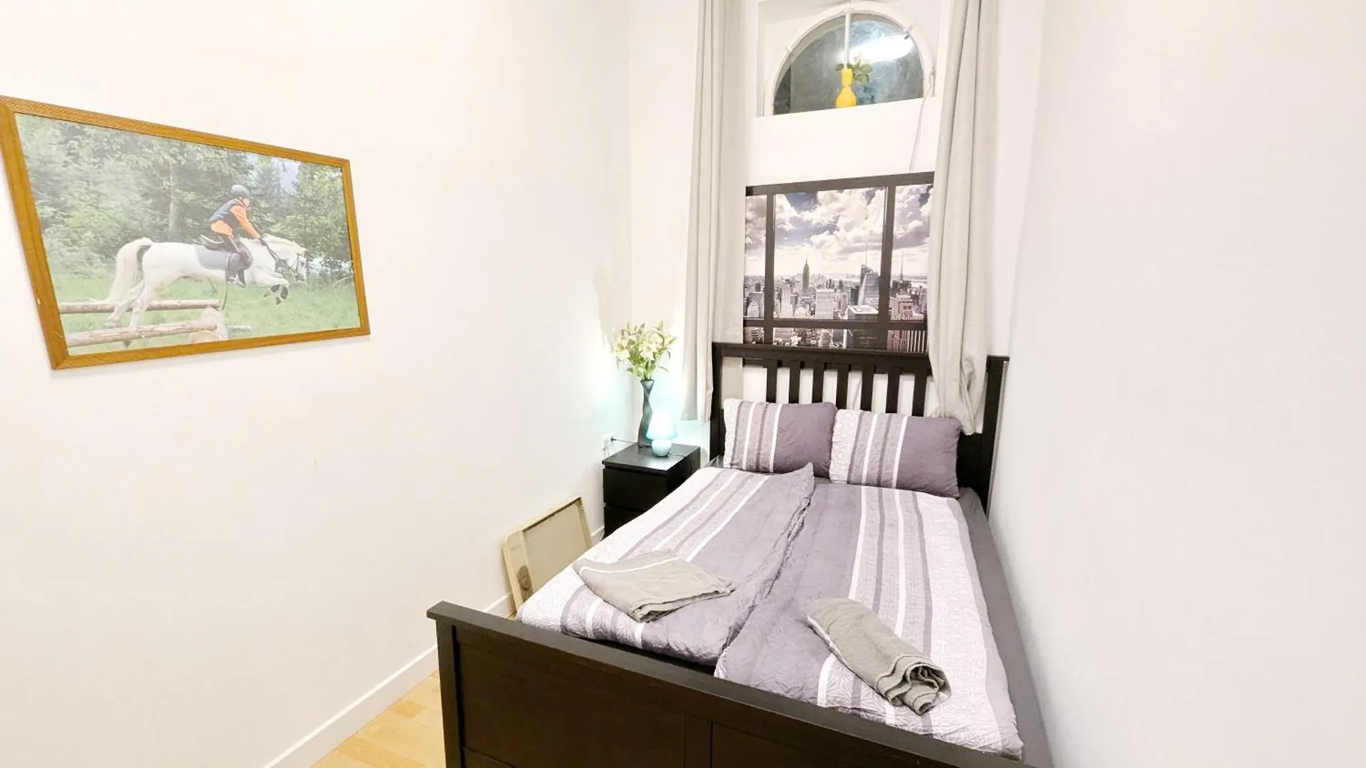 Comfortable Rooms In Lugner City Area Vienna 0*,  Austria