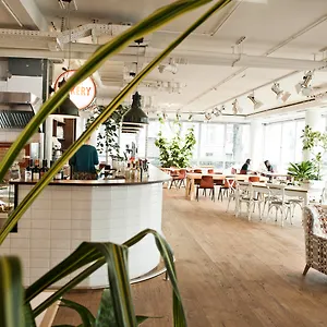 4* Hotel Daniel - Smart Lifestyle Near Centre