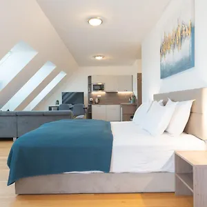  Apartamento Triester