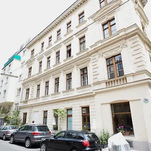 Traditional Apartamento