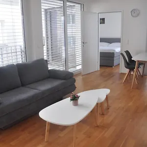 4 Beds And - Contactless Check-in Appartement